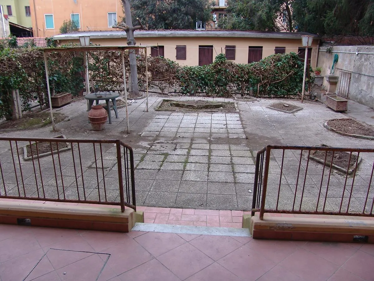 Holiday Pisa Gare Bed & Breakfast