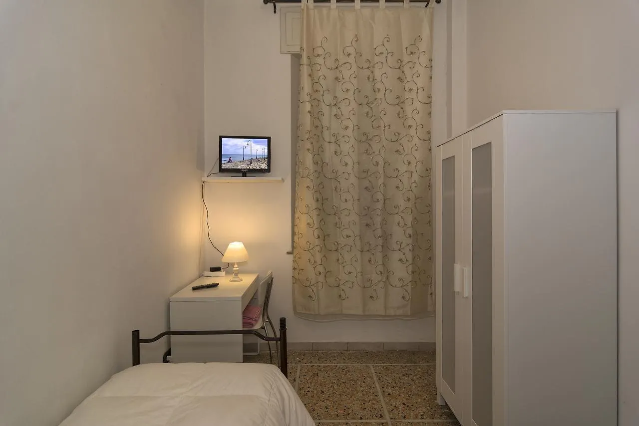 Bed & Breakfast Holiday Pisa Gare Italien